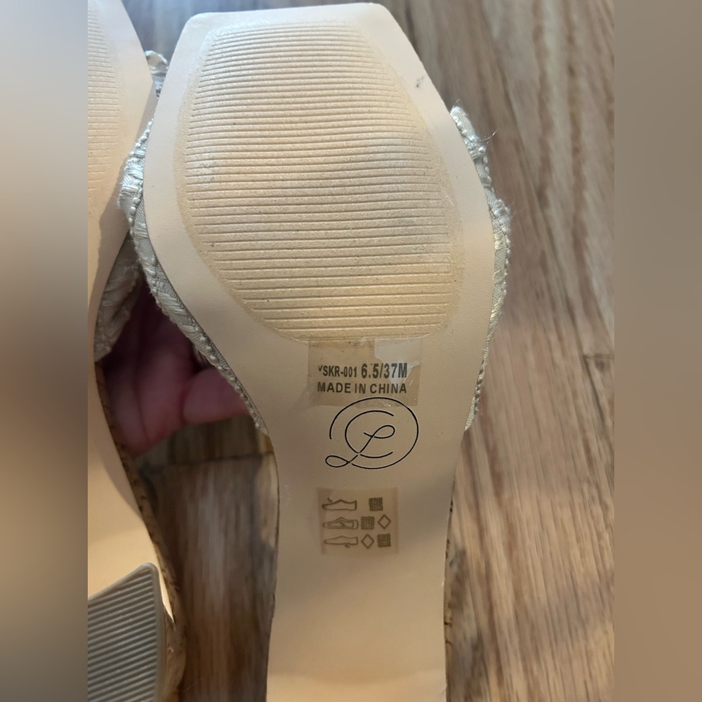 Chinese Laundry Cream and Tan Woven Mules - Picture 5 of 5